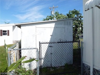 It's a partially furnished, cozy 2 Br house with all appliances - photo 27