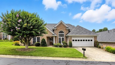 Lake Hickory Townhome/Townhouse Active Under Contract in Hickory North Carolina