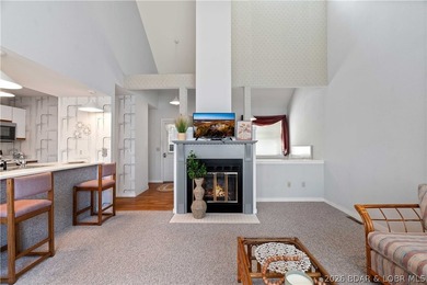 Turn-key lake living with an unbeatable location by both land - photo 2