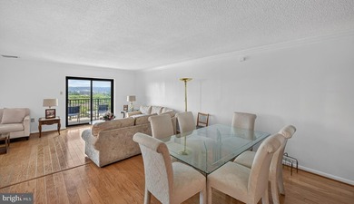 Fabulous 11th floor Condo in Valley Forge Towers offering Resort - photo 6