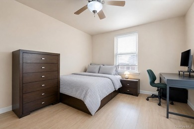 Welcome to this beautifully maintained and sun-filled 1-bedroom - photo 11