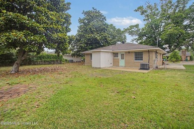 Charming home that is move in ready. This cozy home is waiting - photo 17