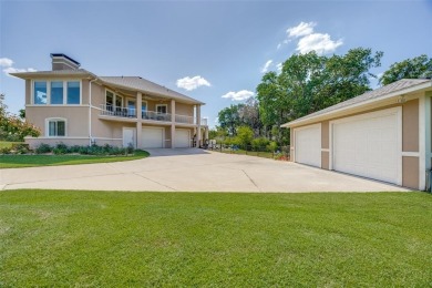 Lake Home For Sale in Pottsboro, Texas