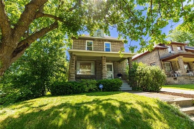 Welcome to this beautifully updated Colonial in the highly - photo 1