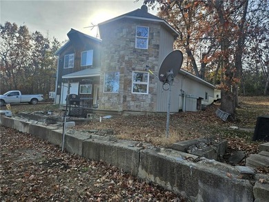 Lake Home For Sale in Mapleton, Kansas