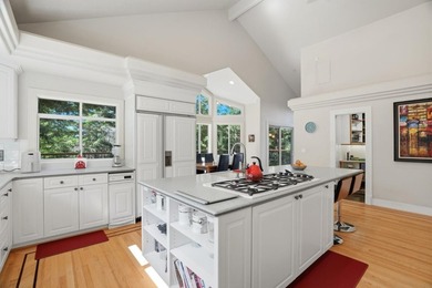 LUXURIOUS CHALET MINUTES FROM SARATOGA VILLAGE | Unfolding - photo 14
