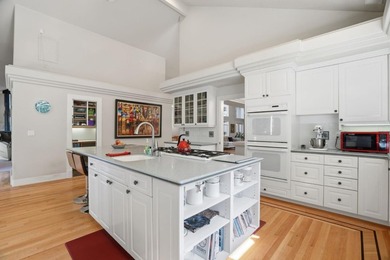 LUXURIOUS CHALET MINUTES FROM SARATOGA VILLAGE | Unfolding - photo 15