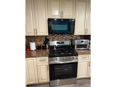 This well-maintained 3-bedroom, 1 full bath, and 2 half-bath - photo 16