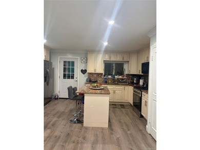 This well-maintained 3-bedroom, 1 full bath, and 2 half-bath - photo 18