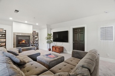 LUXURIOUS CHALET MINUTES FROM SARATOGA VILLAGE | Unfolding - photo 23