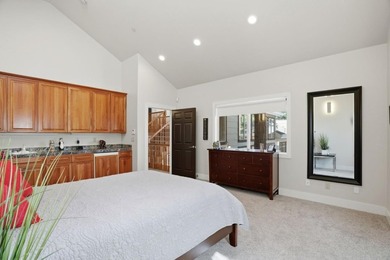 LUXURIOUS CHALET MINUTES FROM SARATOGA VILLAGE | Unfolding - photo 27