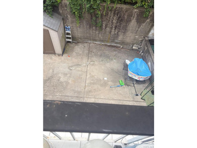 This well-maintained 3-bedroom, 1 full bath, and 2 half-bath - photo 28