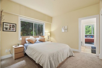 LUXURIOUS CHALET MINUTES FROM SARATOGA VILLAGE | Unfolding - photo 37