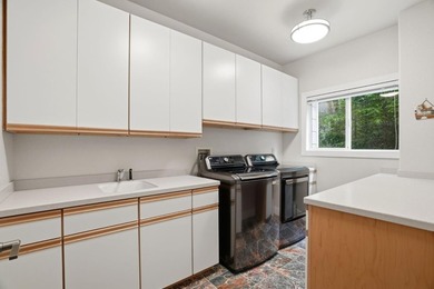 LUXURIOUS CHALET MINUTES FROM SARATOGA VILLAGE | Unfolding - photo 39