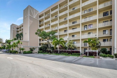 Lake Condo For Sale in Delray Beach, Florida