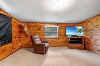 Located near parks, school, and UWGB this 3BR/1BA 1.5 story home - photo 11