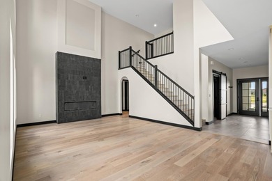 Experience the perfect blend of luxury, comfort, and convenience - photo 18