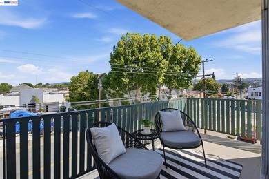Perched on the top floor of an intimate 15-unit elevator - photo 22