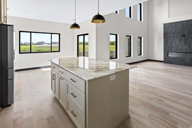 Experience the perfect blend of luxury, comfort, and convenience - photo 25