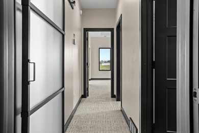Experience the perfect blend of luxury, comfort, and convenience - photo 30