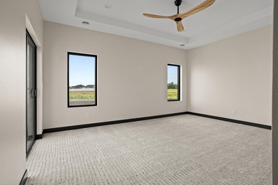 Experience the perfect blend of luxury, comfort, and convenience - photo 31