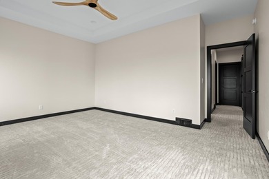 Experience the perfect blend of luxury, comfort, and convenience - photo 32