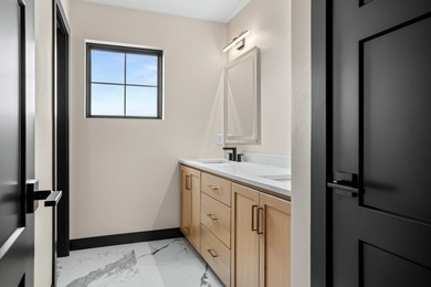 Experience the perfect blend of luxury, comfort, and convenience - photo 44