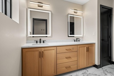 Experience the perfect blend of luxury, comfort, and convenience - photo 46