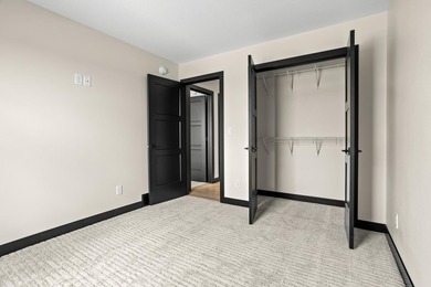 Experience the perfect blend of luxury, comfort, and convenience - photo 49