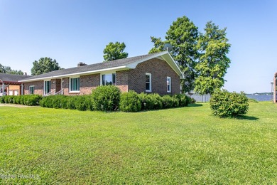Experience, beautiful waterfront views from this Ranch home in - photo 3