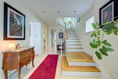 Rebuilt in 2004, this stunning residence sits on an oversized 7 - photo 5