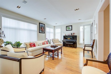 Rebuilt in 2004, this stunning residence sits on an oversized 7 - photo 8