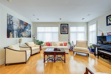 Rebuilt in 2004, this stunning residence sits on an oversized 7 - photo 9