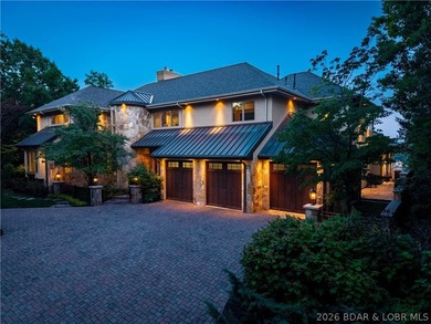 Experience exceptional craftsmanship & timeless design in this - photo 2