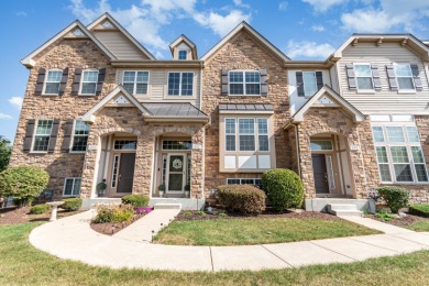 Lake Townhome/Townhouse Under Contract in Carol Stream, Illinois