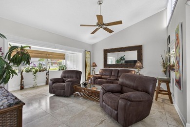 Beautifully maintained 2BR/2BA end-unit villa in desirable - photo 14