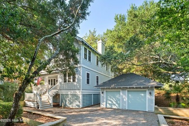 Golf course living wrapped in maritime forest privacy. Nestled - photo 2