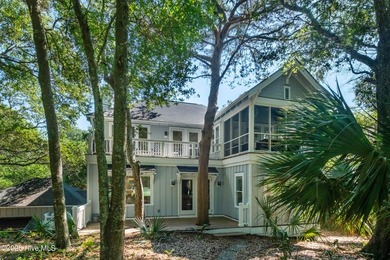 Golf course living wrapped in maritime forest privacy. Nestled - photo 3