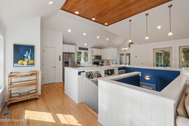 Golf course living wrapped in maritime forest privacy. Nestled - photo 5