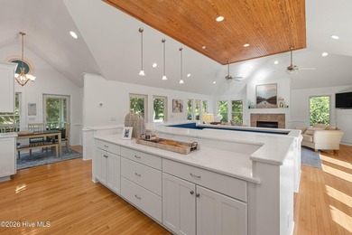 Golf course living wrapped in maritime forest privacy. Nestled - photo 9