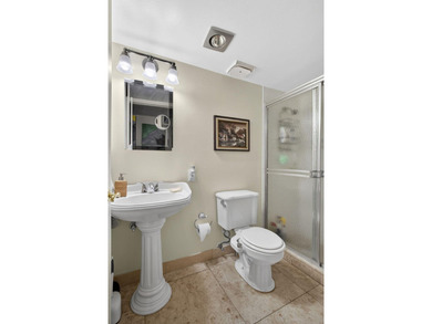 Beautifully maintained 2BR/2BA end-unit villa in desirable - photo 29