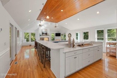 Golf course living wrapped in maritime forest privacy. Nestled - photo 10