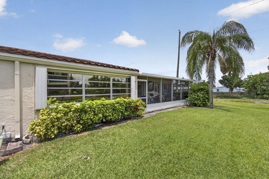 Beautifully maintained 2BR/2BA end-unit villa in desirable - photo 33