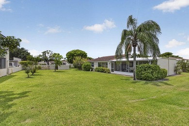 Beautifully maintained 2BR/2BA end-unit villa in desirable - photo 36