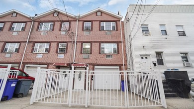 Fully renovated 2-family, 2007 brick-built house. Features 3 bed - photo 1