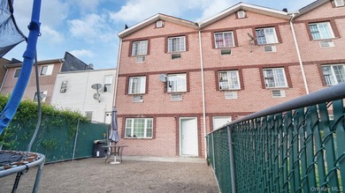 Fully renovated 2-family, 2007 brick-built house. Features 3 bed - photo 4