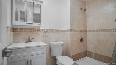 Fully renovated 2-family, 2007 brick-built house. Features 3 bed - photo 7
