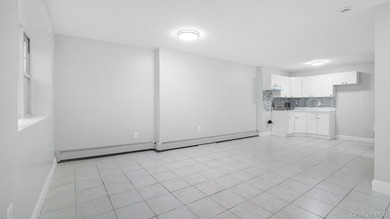 Fully renovated 2-family, 2007 brick-built house. Features 3 bed - photo 8