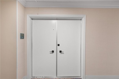 Welcome to sophisticated coastal living at its finest! This - photo 3