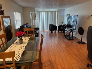 WELL MAINTAINED WITH 2 BEDROOMS, 2 BATHS AND A FLORIDA ROOM WITH - photo 9